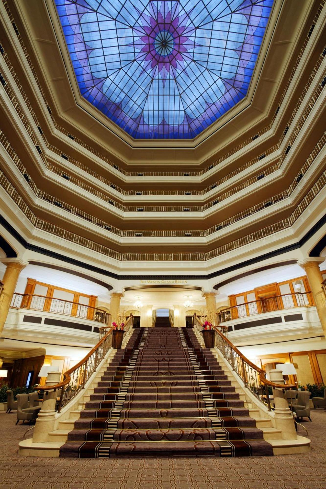Hotel The Westin Grand Berlino Esterno foto The interior of the hotel